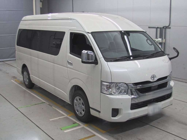 TOYOTA HIACE 2025