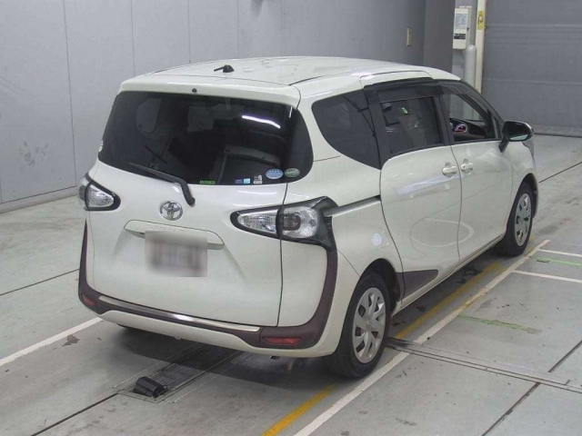 TOYOTA SIENTA 2017