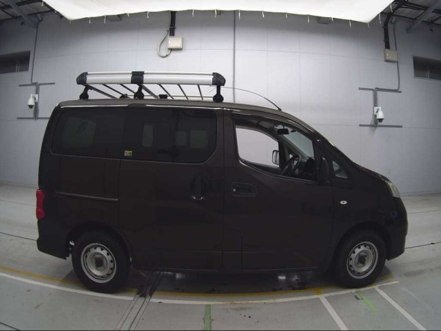NISSAN NV200 2018