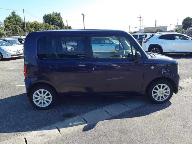 TOYOTA PIXIS SPACE 2013