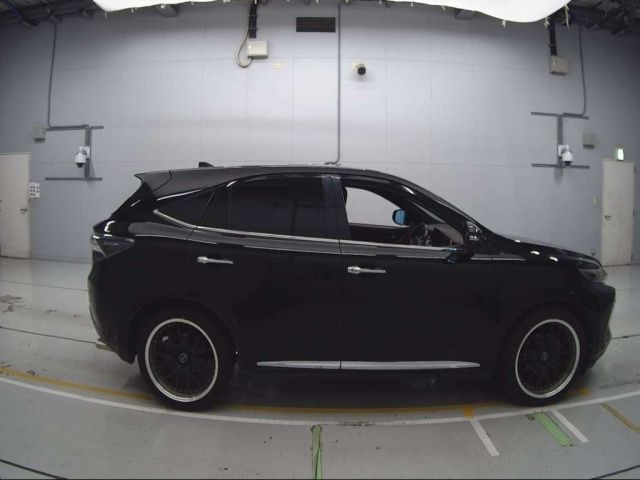 TOYOTA HARRIER 2014