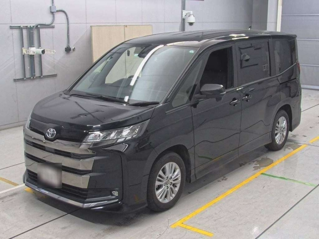 TOYOTA NOAH 2023