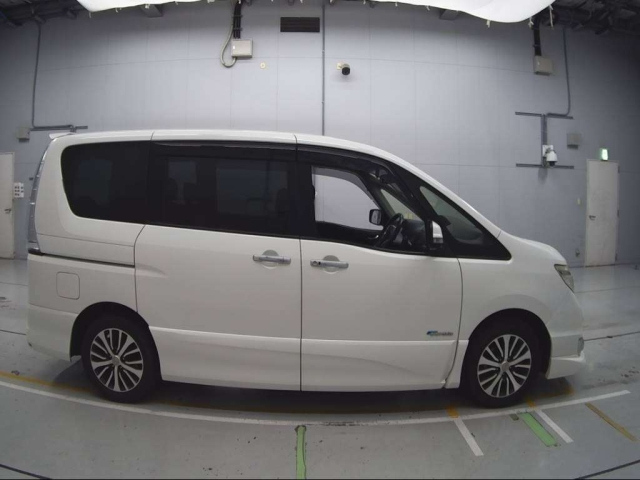NISSAN SERENA 2014