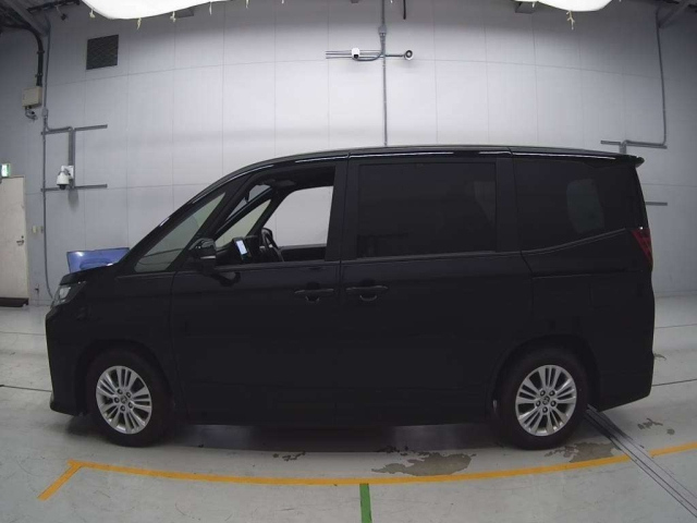 TOYOTA NOAH 2023
