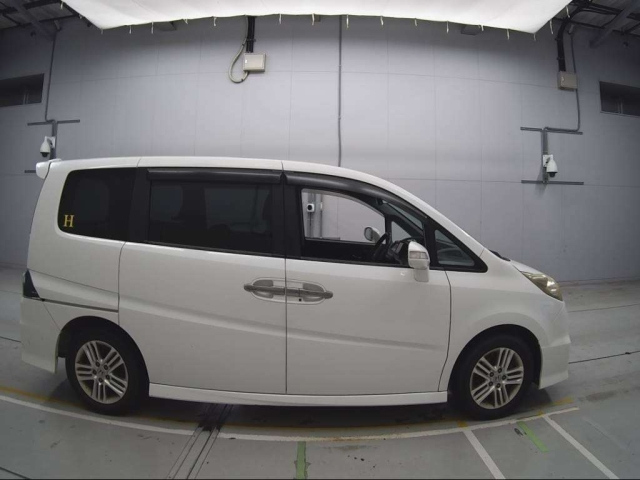 HONDA STEP WAGON 2009