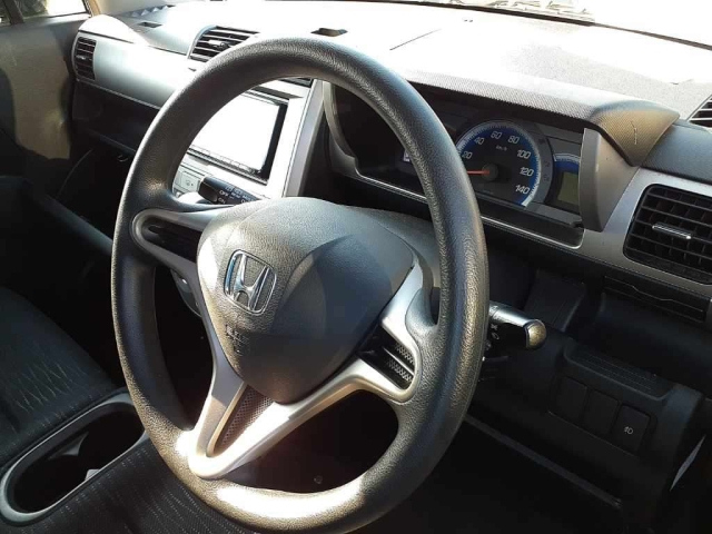 HONDA ZEST 2011