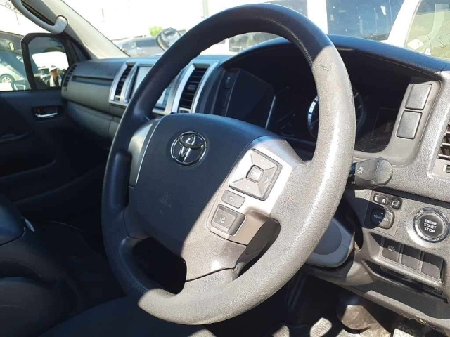 TOYOTA HIACE VAN 2021