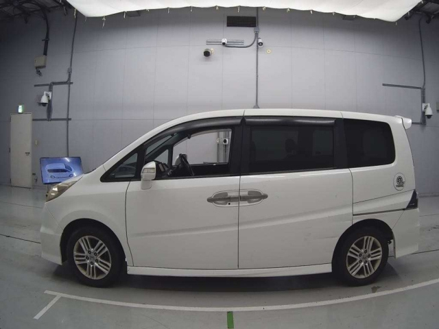 HONDA STEP WAGON 2009