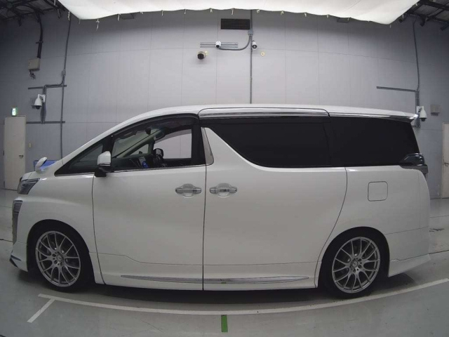 TOYOTA VELLFIRE 2019