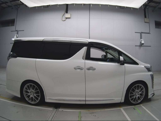 TOYOTA VELLFIRE 2019