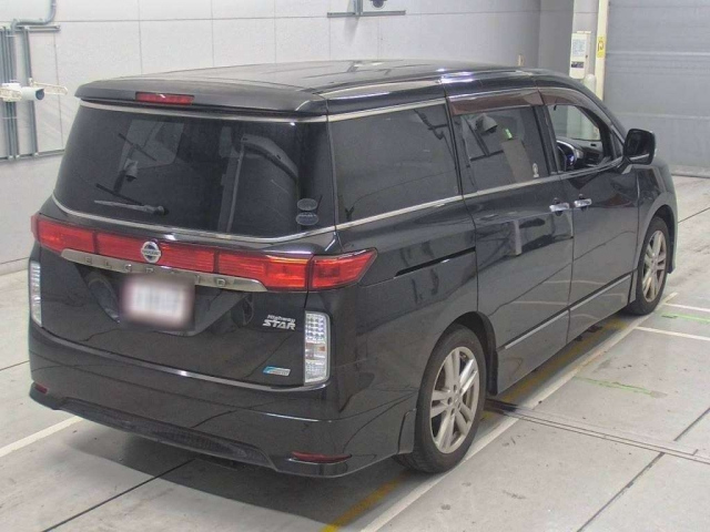 NISSAN ELGRAND 2010