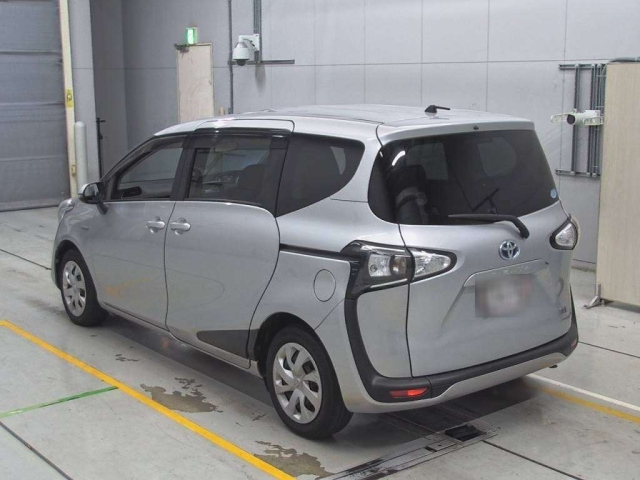 TOYOTA SIENTA 2016