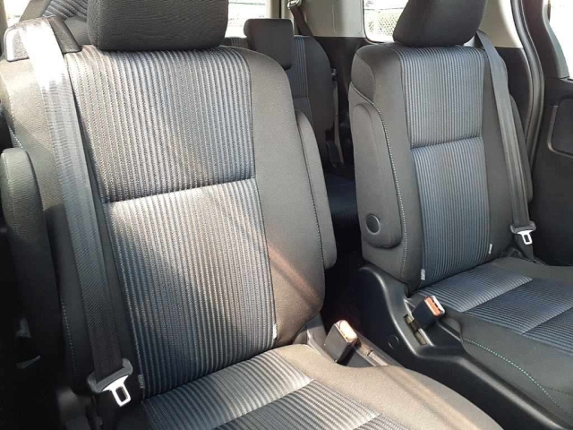 TOYOTA NOAH 2015