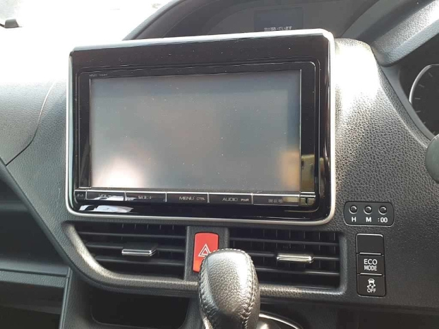TOYOTA NOAH 2015
