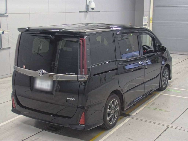 TOYOTA NOAH 2021
