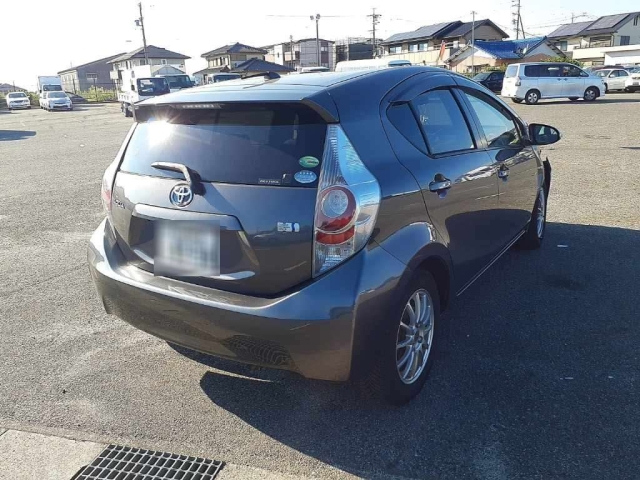 TOYOTA AQUA 2013