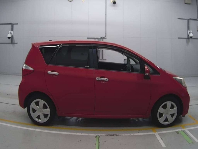 TOYOTA RACTIS 2011