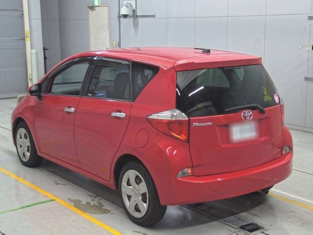 TOYOTA RACTIS 2011