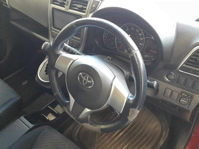 TOYOTA RACTIS 2011