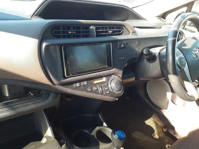 TOYOTA AQUA 2013