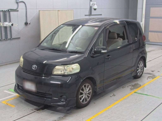 TOYOTA PORTE 2010