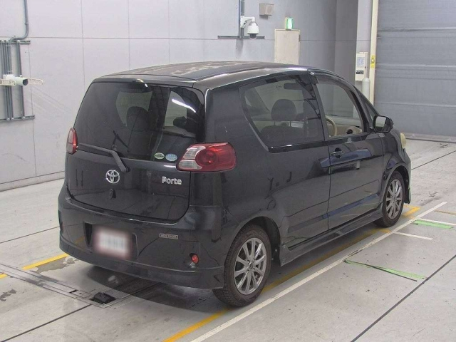 TOYOTA PORTE 2010