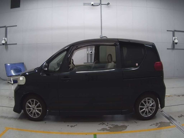 TOYOTA PORTE 2010