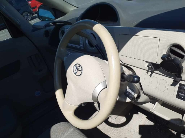 TOYOTA PORTE 2010