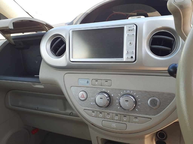 TOYOTA PORTE 2010