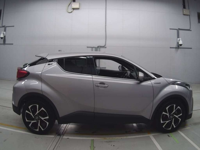 TOYOTA C-HR 2017