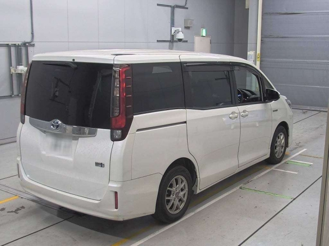 TOYOTA NOAH 2016