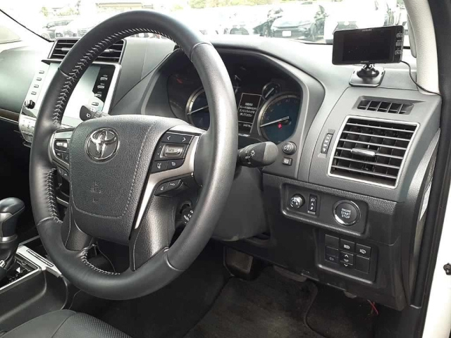 TOYOTA LAND CRUISER PRADO 2022