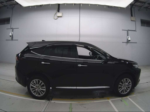TOYOTA HARRIER 2017