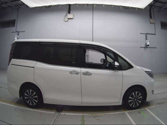 TOYOTA ESQUIRE 2019