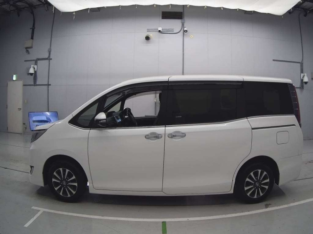 TOYOTA ESQUIRE 2019