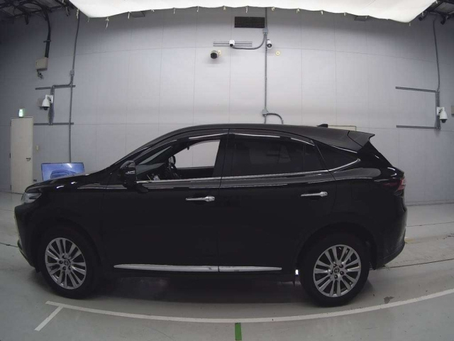 TOYOTA HARRIER 2017