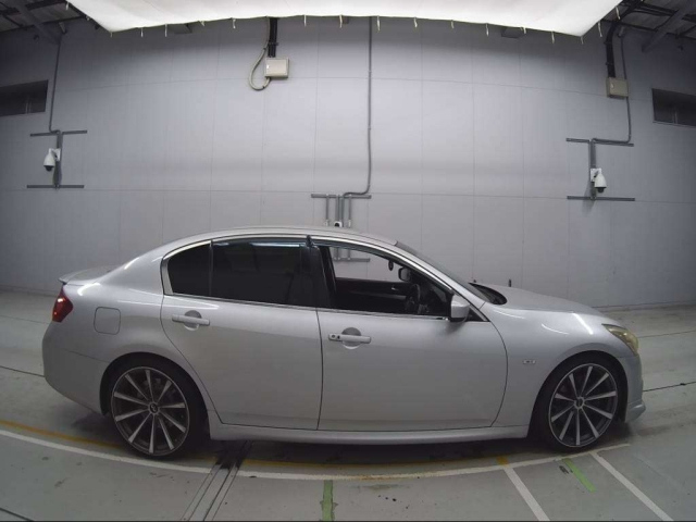 NISSAN SKYLINE 2010