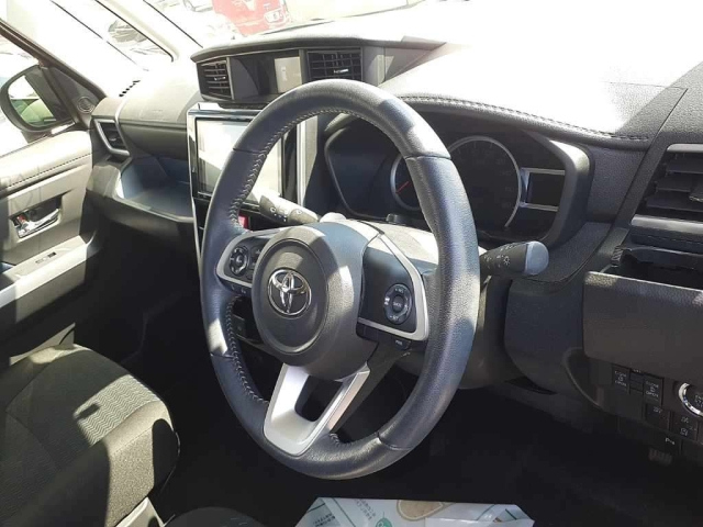 TOYOTA ROOMY 2021