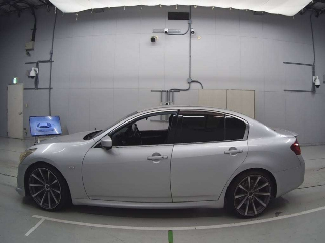 NISSAN SKYLINE 2010