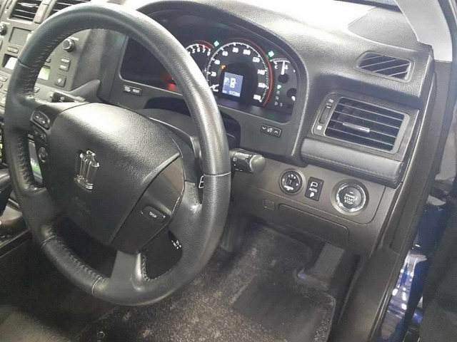 TOYOTA CROWN 2009