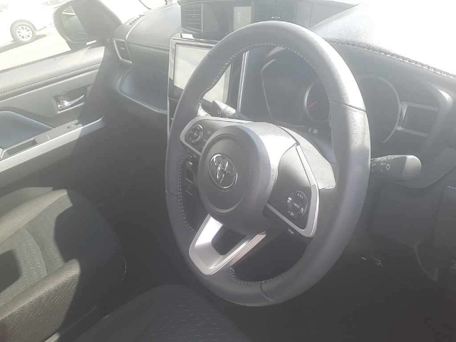 TOYOTA ROOMY 2023