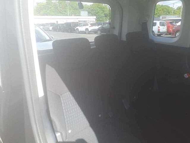 TOYOTA ROOMY 2023