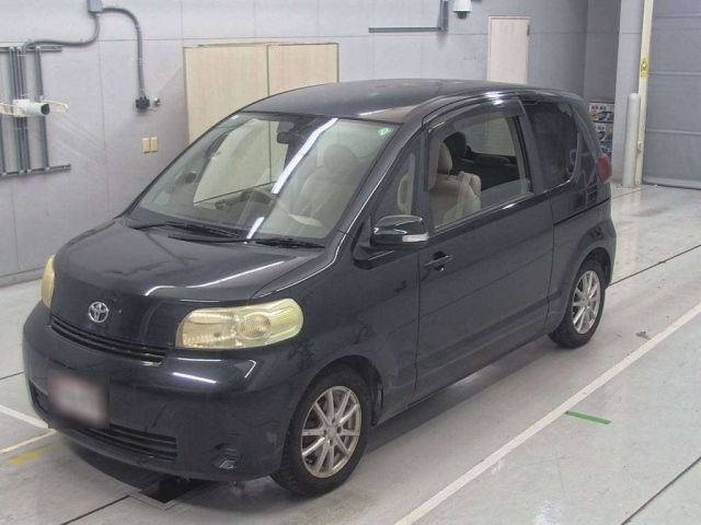 TOYOTA PORTE 2011