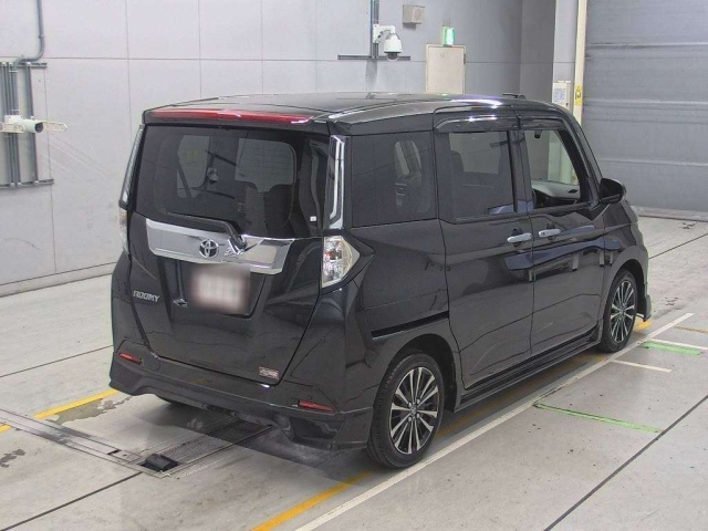 TOYOTA ROOMY 2023