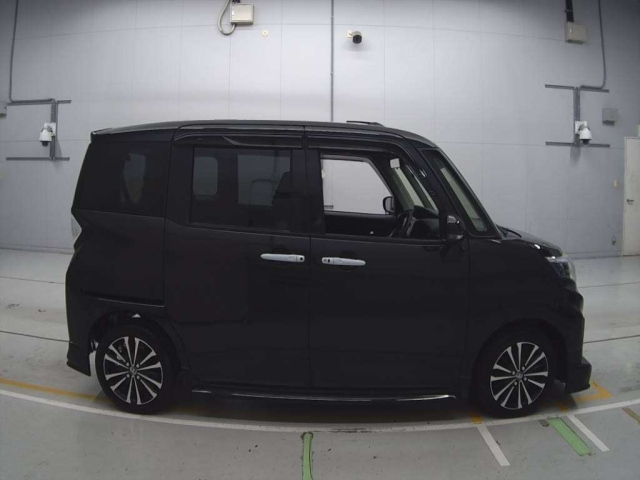 TOYOTA ROOMY 2023