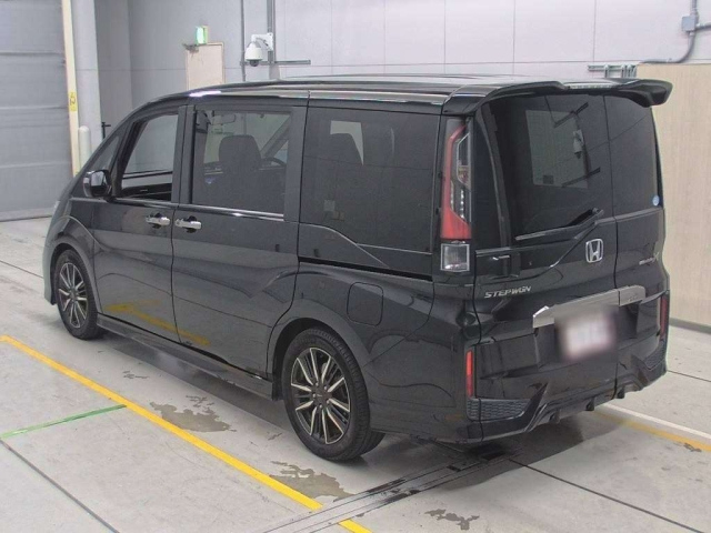 HONDA STEP WAGON 2016
