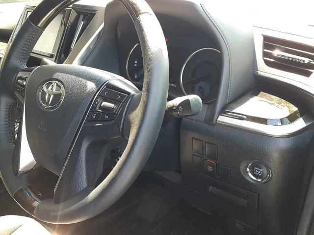 TOYOTA VELLFIRE 2015