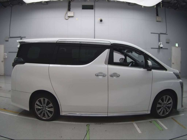 TOYOTA VELLFIRE 2020