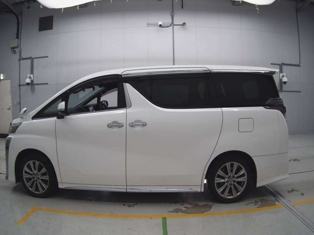 TOYOTA VELLFIRE 2020