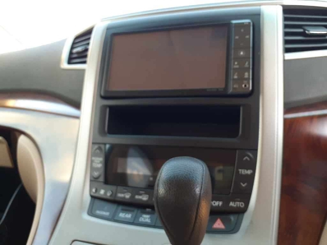 TOYOTA ALPHARD 2010